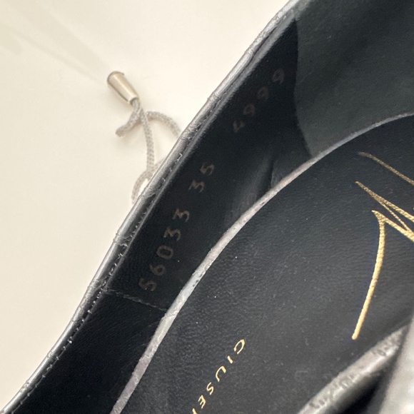 GIUSEPPE Zanotti Silver Iridescent Size 5 -4.25” Heels with Dust Cover - Picture 12 of 17